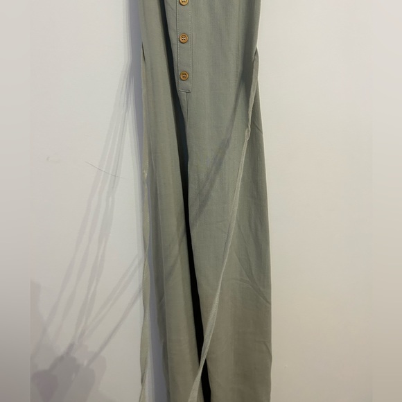 Chelsea and violet green button up romper - Picture 2 of 5